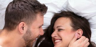 OVAJ DETALJ SA ZAJEDINČKE FOTOGRAFIJE OTKRIVA BAŠ SVE: Saznajte da li vam je suđen RAZVOD - featured image