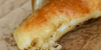 STRAVA I UŽAS! Kupili burek u pekari u Podgorici, a u njemu zalutala OPASNA STVAR! Pretrnućete kad vidite - featured image