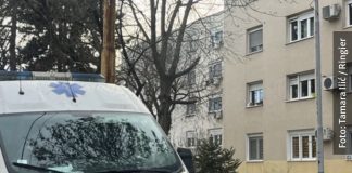 Žena sa dvoje djece PALA SA 10. SPRATA zgrade: Ona je preminula, mališani u kritičnom stanju - featured image