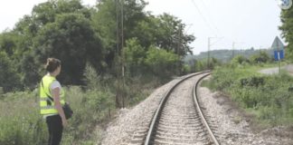 Majka (32) se sa kćerkom (2) bacila pod voz, otkrivena potresna oproštajna poruka: Svekrva i svekar su joj 0v0 radili djeci, a nju su svaki dan.. - featured image