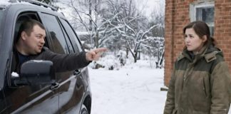 „Evo ti odjeća i hrana za sedmicu, letim na odmor sa svojom ljubavnicom i djecu vodim sa sobom“, rekao je muž i bacio torbu s odjećom pravo na snijegom prekriveni balkon vikendice. Nije mogao ni zamisliti kakvo ih iznenađenje čeka na aerodromu ☹️😮 - featured image