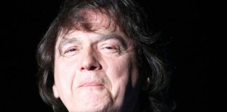 U jeku estradnih razvoda, Zdravko Čolić SE RAZVODI zbog vanbračnog sina A kad vidite ko je u pitanju ZANIJEMIT ĆETE OD ŠOKA: Sve ove godine nam bio pred nosom - featured image