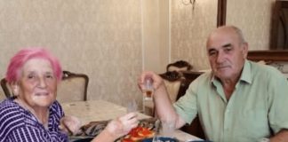 Trideset pet godina me muž prisiljavao da pijem s njim svake večeri. Nakon što je umro, odnijela sam bocu u laboratorij – i čim je liječnik vidio rezultate, odmah je zaključao vrata… - featured image