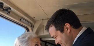Bogata 79-godišnja žena nije osjetila strast s muškarcem čak 52 godine — sve dok se nije zaljubila u mnogo mlađeg muškarca i povjerovala da je napokon ponovno pronašla ljubav i strast. Ali na dan njihova vjenčanja gurnuo ju je iz helikoptera, ne znajući da će se njegov „savršeni“ plan uskoro potpuno raspasti… - featured image