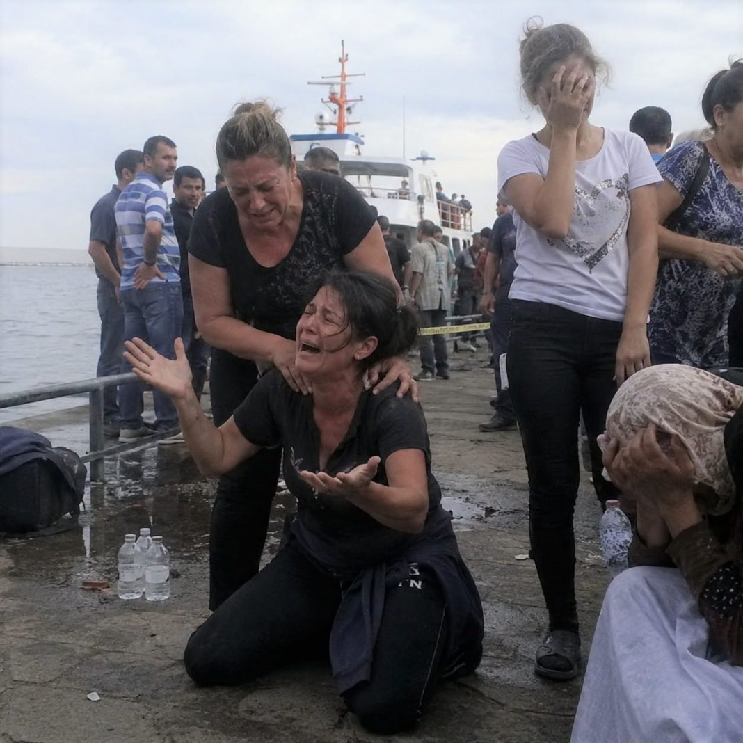 Udovica je mislila da joj je more odnijelo muža i sina, sve dok joj policajac nije pokucao na vrata: „Živi su… i s drugom su obitelji“ - featured image