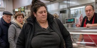 Svakog dana jedna starica kupovala je čak 60 kilograma govedine… A kada je policija otkrila zašto joj je potrebno toliko mesa, svi su ostali bez reči… - featured image