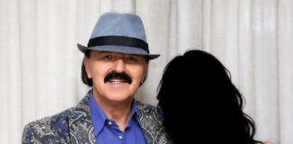 ESTRADA NA KOLENIMA!!! HARIS ĐŽINOVIĆ oženio 20 godina mlađu KOLEGICU ?Kad vidite KO JE u pitanju ZNIJEMIT ćete od šoka ĆERKA MOŽE DA MU BUDE…. - featured image