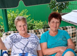 „Moja majka i tetka svake sedmice zaključavale su se u sobu. Jednog dana slučajno sam ih čula kako govore: ‘Ovog puta ćemo mijenjati djevojčice jednu po jednu…’ Odmah sam odlučila da ih pratim. Ali ono čemu sam svjedočila sljedeće sedmice natjeralo me da POZOVEM POLICIJU…“ - featured image