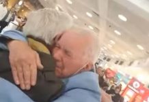 “Čim sam te vidio, znao sam…” Rođena braća se srela poslije 77 godina, zbog ovog snimka svi liju suze, a evo zašto su bili razdvojeni (VIDEO)
