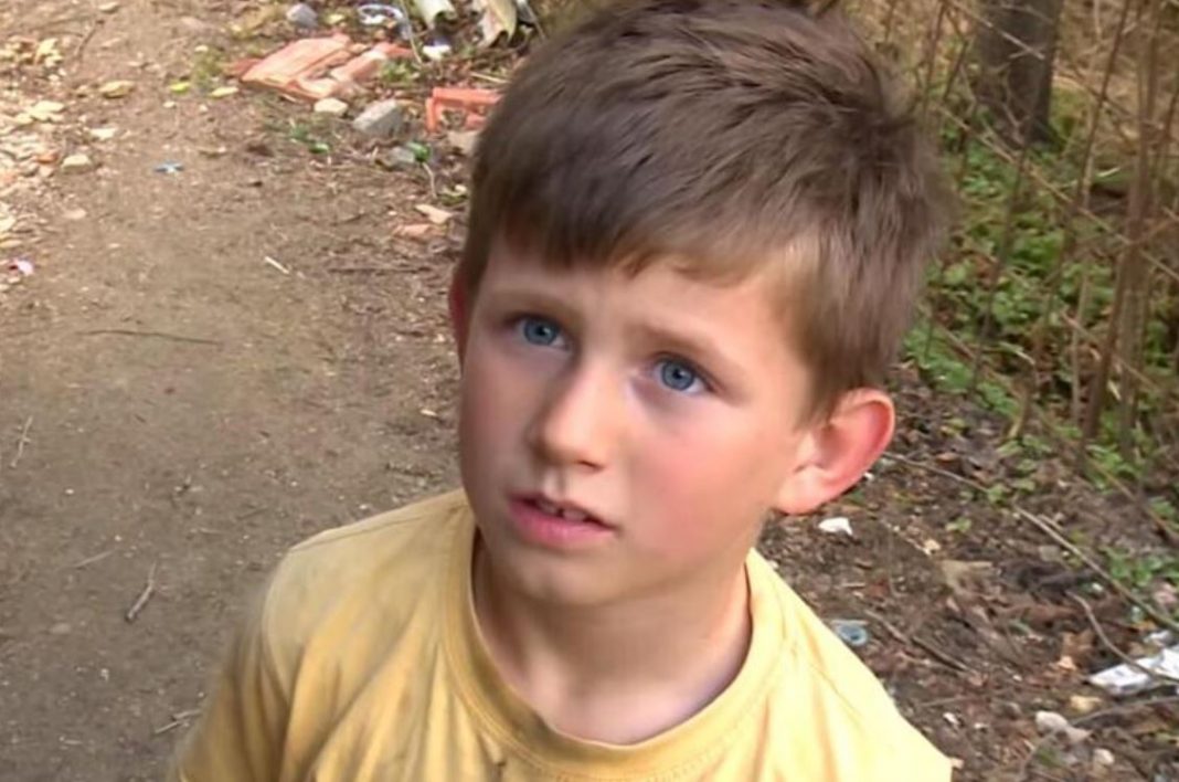POTRESNA PRIČA DEČAKA IZ BOSNE KOJEG JE MAJKA OSTAVILA: ŽIVI BEZ STRUJE, NEMA GDE DA SE OKUPA, NJEGOVE REČI I ŽELJE BOLE - featured image