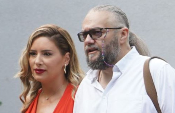 Pričali su da se vole, ali ona je zatražila razvod: Razlog je sramotan – nije ljubav sve što vidiš, zato pazi kome zavidiš, pakao - featured image Pričali su da se vole, ali ona je zatražila razvod: Razlog je sramotan – nije ljubav sve što vidiš, zato pazi kome zavidiš, pakao - featured image