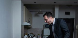 Ostavio ju je jer je ‘lenja i po ceo dan spava’: Na dan kada je potpisao razvod, stigao mu je paket iz bolnice sa njenim dnevnikom i umrlicom. - featured image