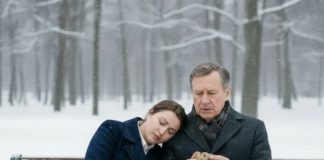 Tokom sastanka iznenada se loše osećala. Kad se probudila na klupi na ulici, videla je starca koji je pokušavao da joj skine zlatnu narukvicu sa ruke. - featured image