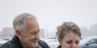 Kada jedan kaput postane više od odjeće: priča o tišini, dobroti i nevidljivim posljedicama ljudskosti - featured image