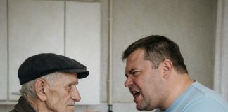 Zamolio sam snajku da ne lakira nokte u kuhinji; sin je planuo i udario me, a ona se podrugljivo nasmešila — ali petnaest minuta kasnije desilo se nešto zbog čega su oboje gorko zažalili - featured image