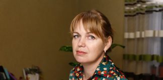 Od kako sam se udala i doselila kod muža, njegova ćerka mi pravi pakao od života: Kad sam čula šta šapuće sa babom, spakovala sam stvari i otišla - featured image