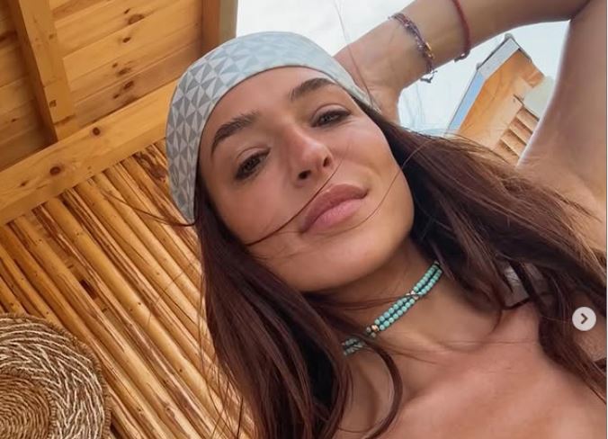 “Živela sam u kamp prikolici na parkingu Ade Ciganlije”: Iza prelepog lica naše glumice krije se psihička bolest sa kojom se bori - featured image “Živela sam u kamp prikolici na parkingu Ade Ciganlije”: Iza prelepog lica naše glumice krije se psihička bolest sa kojom se bori - featured image