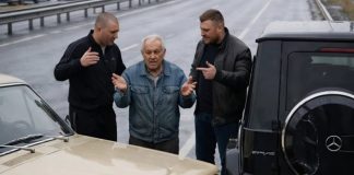 Huligani na autocesti presjekli su put starcu i namjerno izazvali nesreću, a zatim su počeli tražiti „štetu“: samo što nisu ni slutili tko je taj starac i što će im se dogoditi za nekoliko minuta🔥🚗 - featured image
