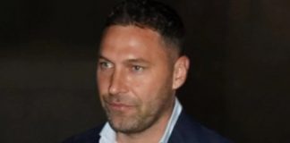 DUŠKO TOŠIĆ OBJAVIO FOTOGRAFIJU SA VENČANJA!! Mlada u prvom planu a tek da vidite ko je u pitanju… Atina i Nika nisu se odvajale od tate, Jelena zavrsila na urgentrn0m!! - featured image