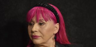 "STANJE JE OZBILJNO, MOŽDA POSTOJI ČUDO DA SE IZLEČI" Pevačica na ivici suza o Zorici Brunclik: "Kemiš mi je rekao da je operisana" - featured image