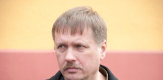 Ivan je živeo na selu i svake noći u 3:17 svetlo se palilo samo: Kad je na kameri video šta se dešava, skamenio se - featured image