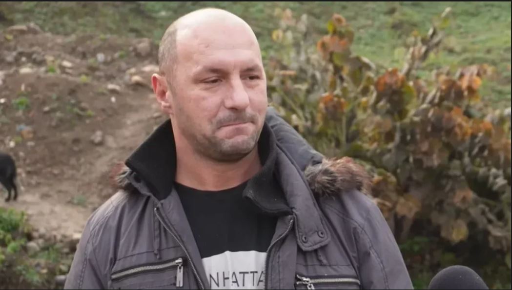 Ermin iz Kaknja vratio suprugu nakon prevare i ona nakon 14 dana ponovo našla drugog!Pročitajte ko je u pitanju i zbog koga je uzela dječiji doplatak i zabila mu nož u leđa…. - featured image Ermin iz Kaknja vratio suprugu nakon prevare i ona nakon 14 dana ponovo našla drugog!Pročitajte ko je u pitanju i zbog koga je uzela dječiji doplatak i zabila mu nož u leđa…. - featured image