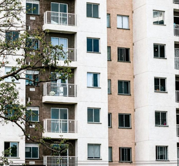 Prijateljice (17) zajedno skočile sa šestog kata, grad je u šoku!!! Nakon ovog izazova koji je popularan na društvenim mrežama… - featured image Prijateljice (17) zajedno skočile sa šestog kata, grad je u šoku!!! Nakon ovog izazova koji je popularan na društvenim mrežama… - featured image