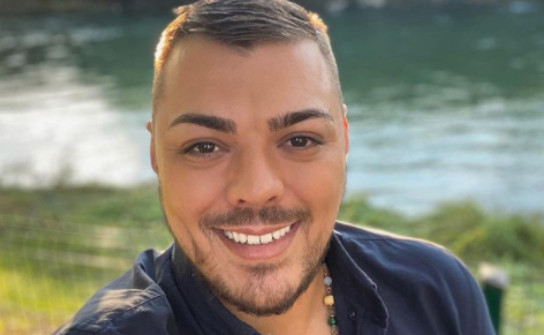 Svi 0čajni zbog smr.ti mladog kolege: P0ginuo, ugašena mladost, roditelji padaju u nesvijest ispred boInice, užasne scene – ovo je zadnja objava Slobe Vasića - featured image Svi 0čajni zbog smr.ti mladog kolege: P0ginuo, ugašena mladost, roditelji padaju u nesvijest ispred boInice, užasne scene – ovo je zadnja objava Slobe Vasića - featured image