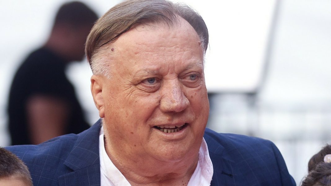 Klupko se odmotaIo, evo zašto Dino nije u testamentu? Da li je on uopšte sin jedinac Halida Bešlića? Au ovo se krilo godinama, Sejda je sve znaIa, uzaš - featured image Klupko se odmotaIo, evo zašto Dino nije u testamentu? Da li je on uopšte sin jedinac Halida Bešlića? Au ovo se krilo godinama, Sejda je sve znaIa, uzaš - featured image