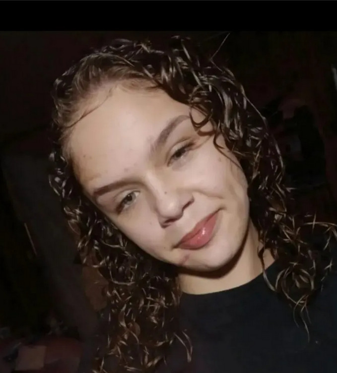 DEVOJČICA (15) UMRLA ZBOG TIKTOK IZAZOVA! Htela internet slavu, pa uradila NEŠTO UŽASNO: Lekari mogli samo da proglase kraj!!!POGELDAJTE VIŠE KAKO BISTE ZAŠTIITILI VAŠU DJECU (FOTO) - featured image DEVOJČICA (15) UMRLA ZBOG TIKTOK IZAZOVA! Htela internet slavu, pa uradila NEŠTO UŽASNO: Lekari mogli samo da proglase kraj!!!POGELDAJTE VIŠE KAKO BISTE ZAŠTIITILI VAŠU DJECU (FOTO) - featured image