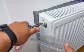 Radijator je i dalje hladan nakon odzračivanja? Jednostavan trik može riješiti problem brže nego što mislite! Radijator je i dalje hladan nakon odzračivanja? Jednostavan trik može riješiti problem brže nego što mislite! - featured image