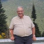 Kad mi se Parkinsonova bolest pogoršala, moja su djeca počela šaptati iza mojih leđa, uzela su mi ključeve od kuće i moje dokumente… A onda su me jednog jutra odvezla u planine i rekla mi da izađem - featured image